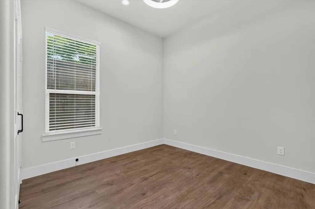 3210 Carpenter Avenue Dallas TX 75215