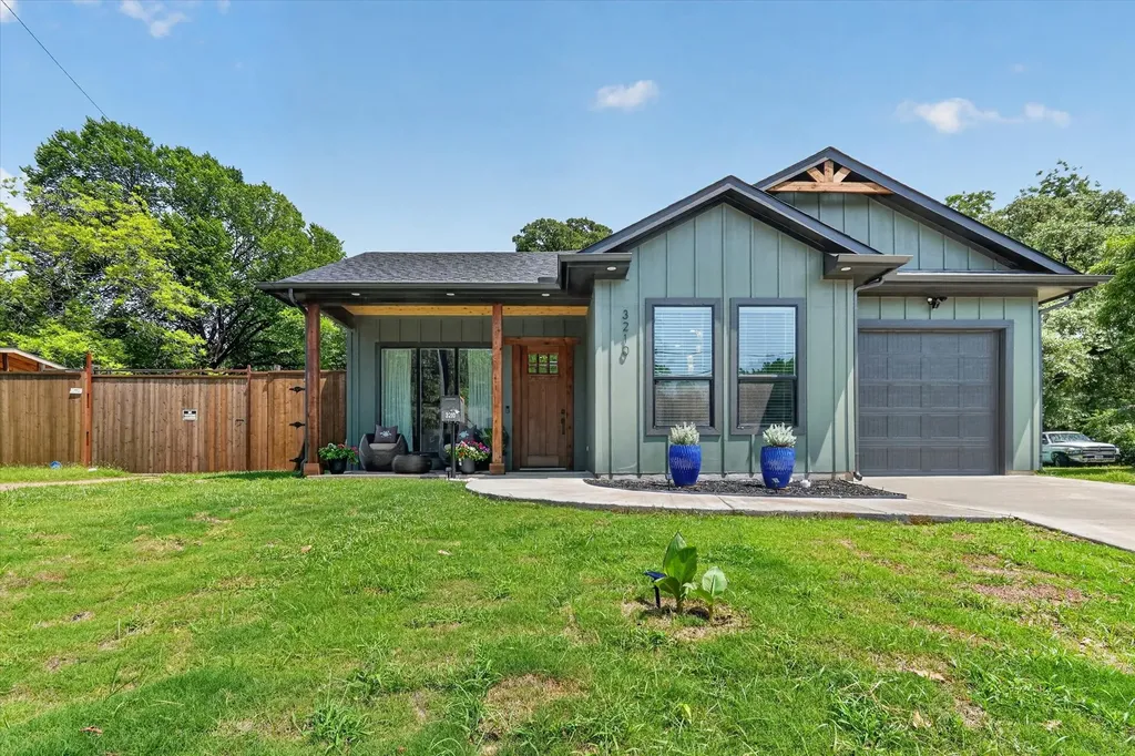 3210 Carpenter Avenue Dallas TX 75215