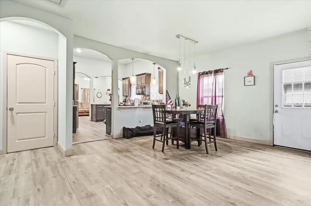 206 N Wood Street Cleburne TX 76033