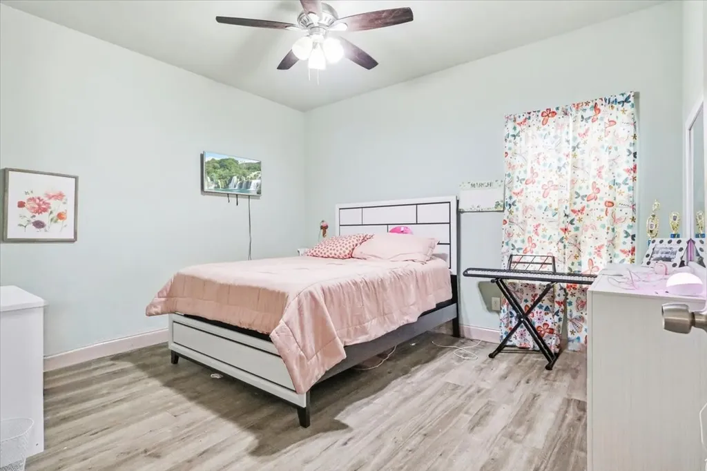 206 N Wood Street Cleburne TX 76033