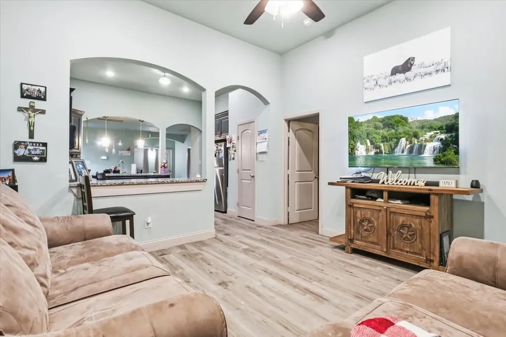 206 N Wood Street Cleburne TX 76033