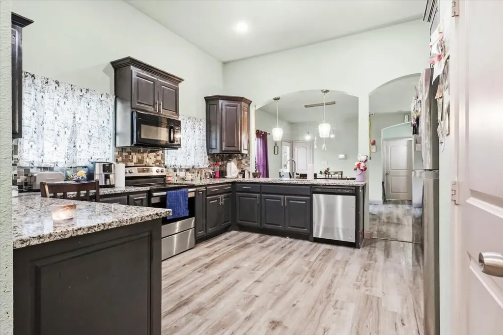 206 N Wood Street Cleburne TX 76033