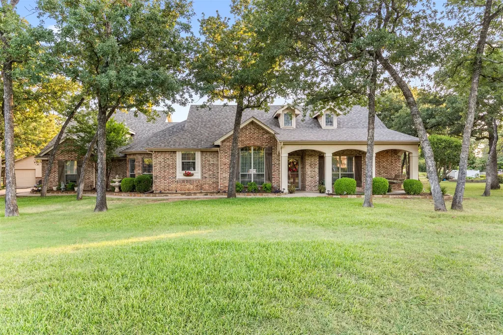 3900 Creekside Court Burleson TX 76028