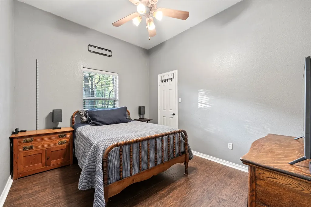 3900 Creekside Court Burleson TX 76028