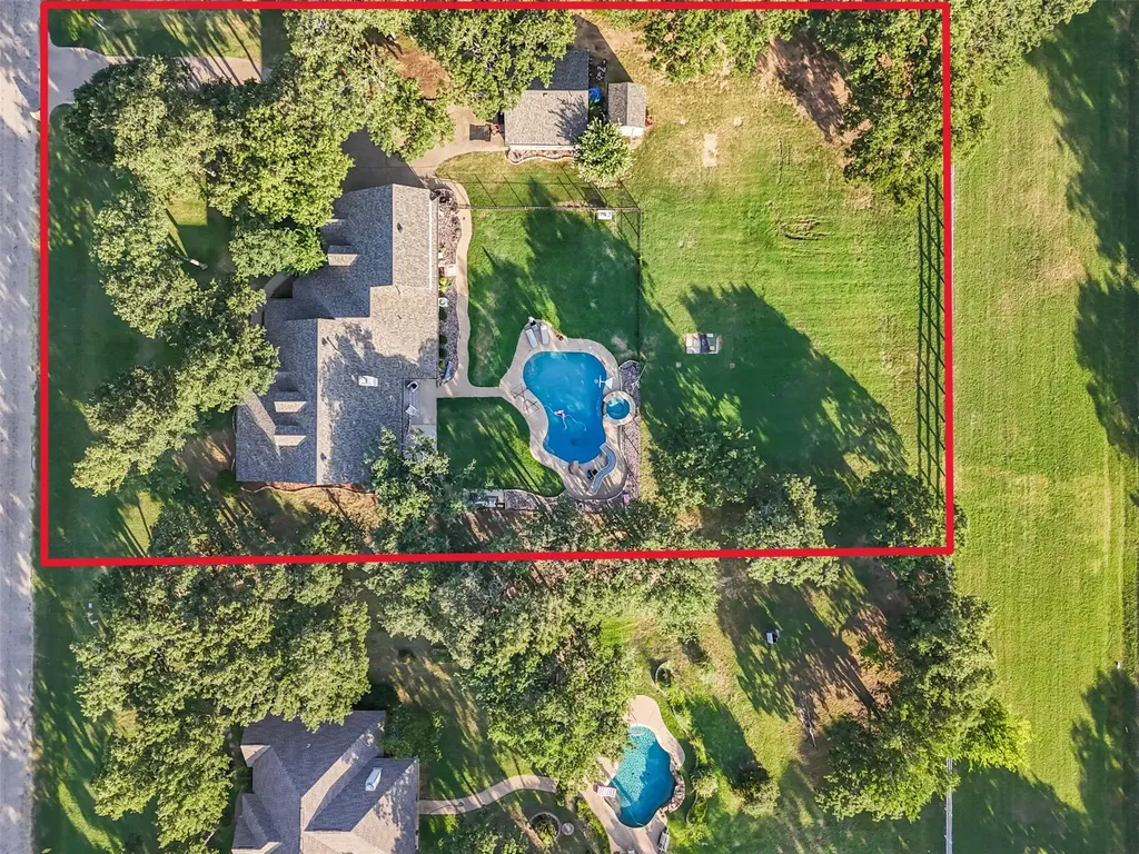 3900 Creekside Court Burleson TX 76028