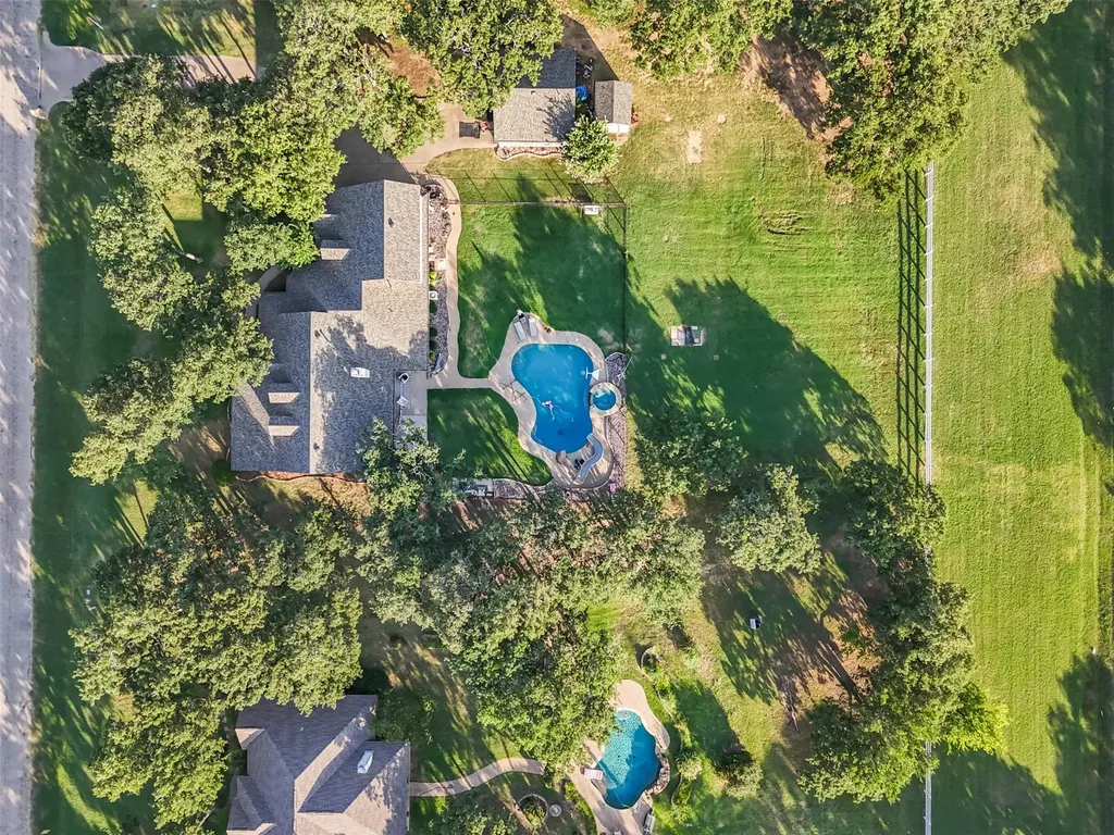 3900 Creekside Court Burleson TX 76028