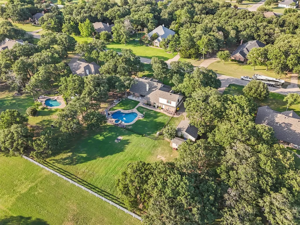 3900 Creekside Court Burleson TX 76028