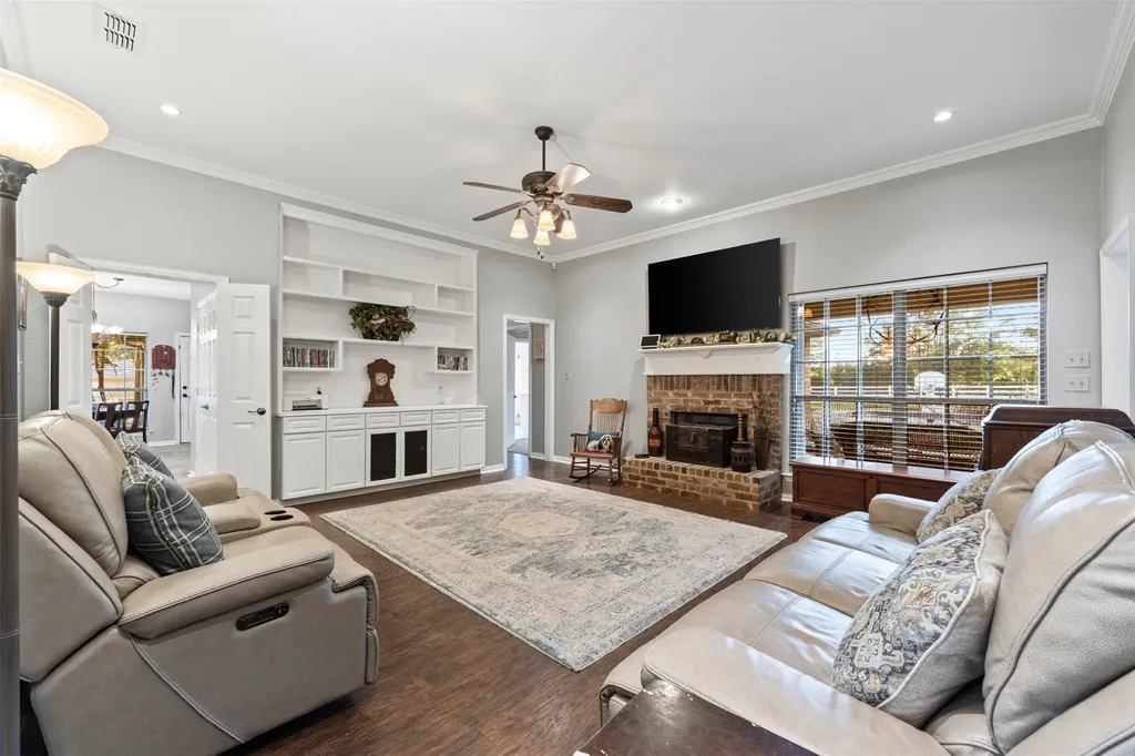 3900 Creekside Court Burleson TX 76028