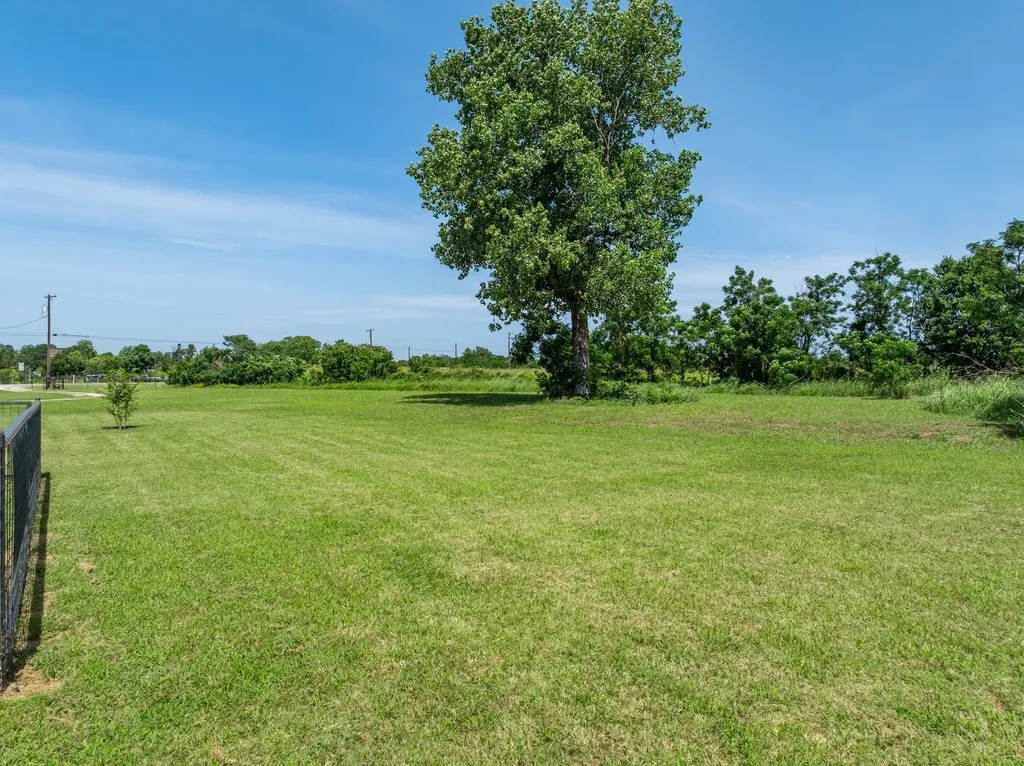 5839 S 3rd St Road Waco TX 76706