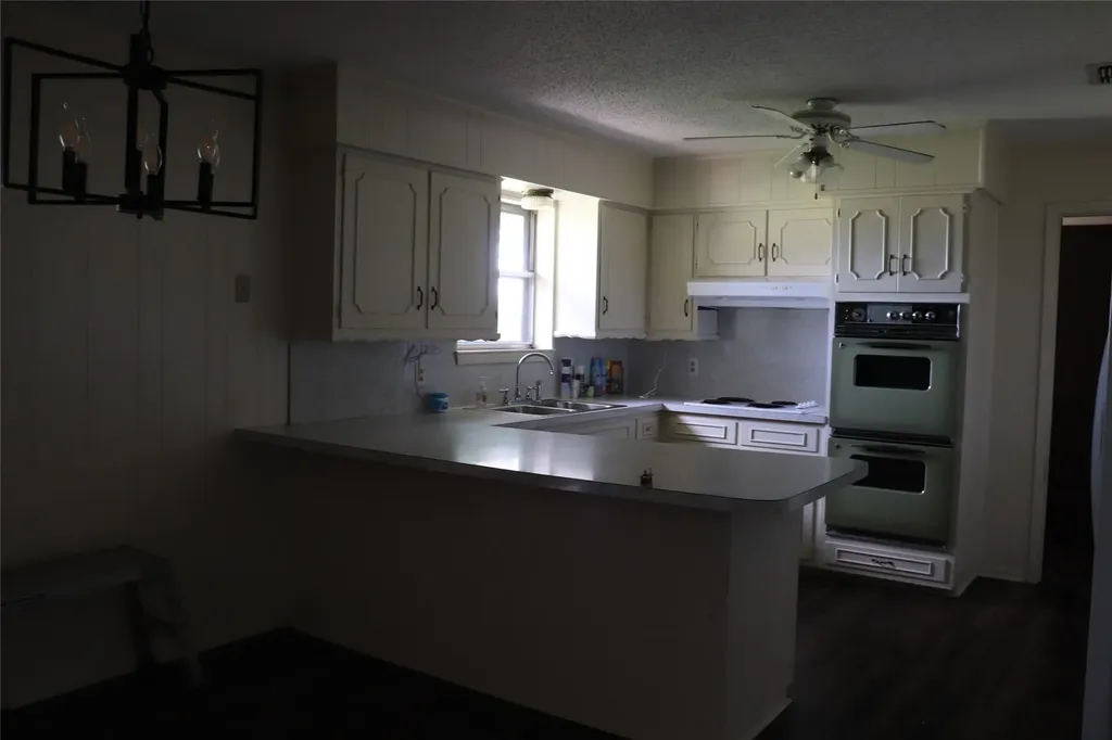 1147 Riverview Drive Cleburne TX 76033