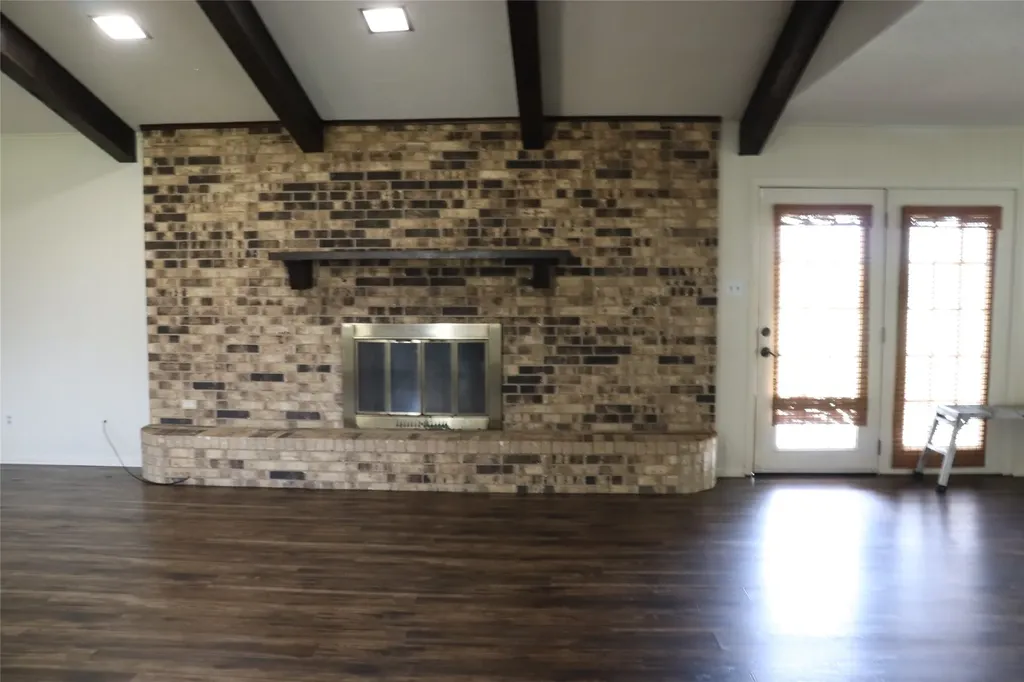 1147 Riverview Drive Cleburne TX 76033