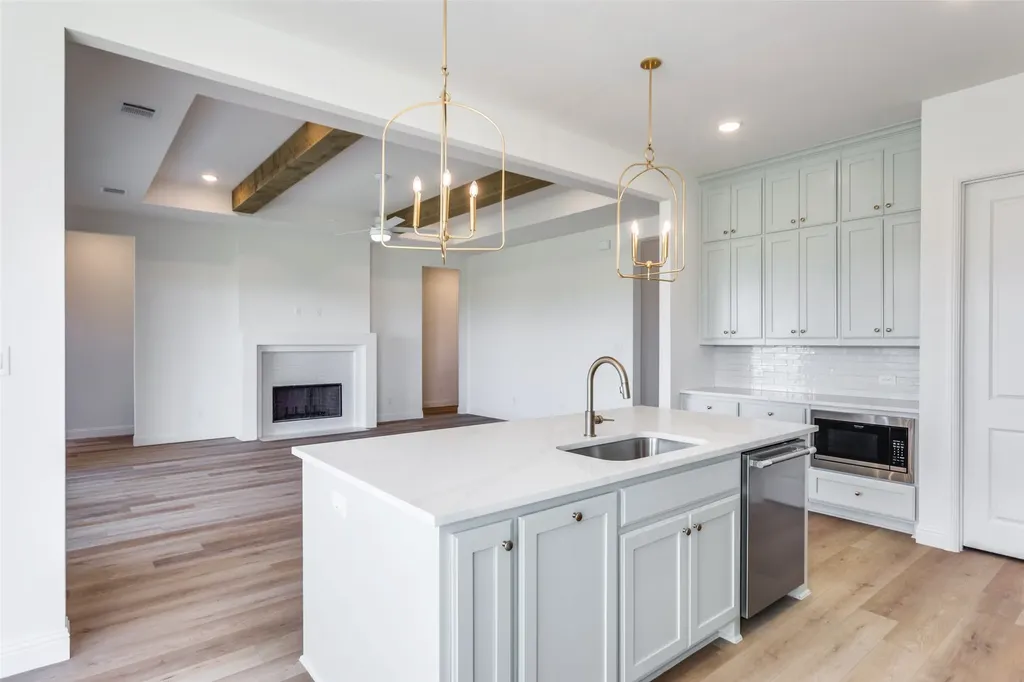 107 Evanston Street New Fairview TX 76078