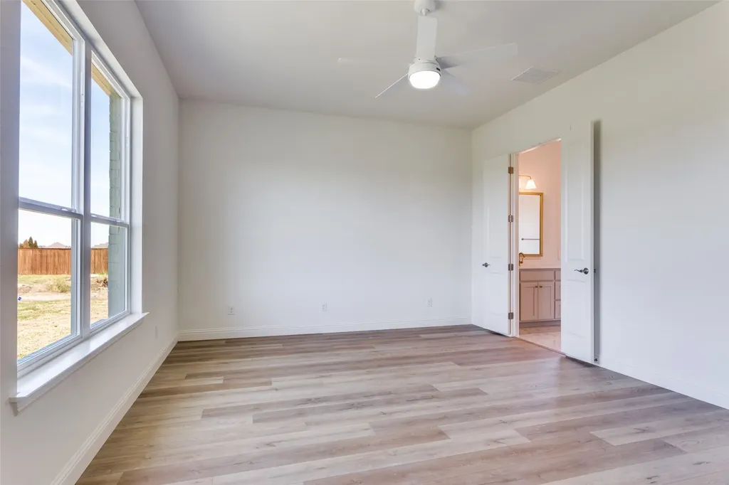 107 Evanston Street New Fairview TX 76078