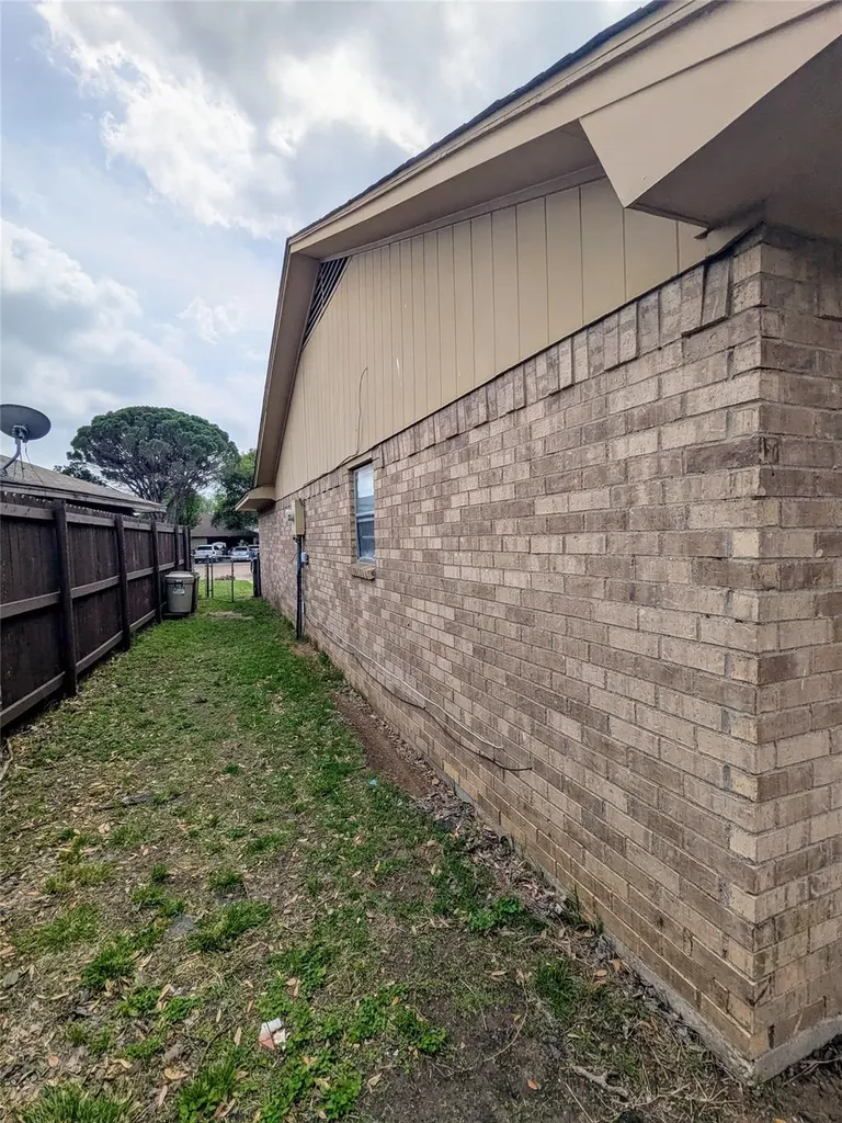 12419 Sparrow Court Balch Springs TX 75180