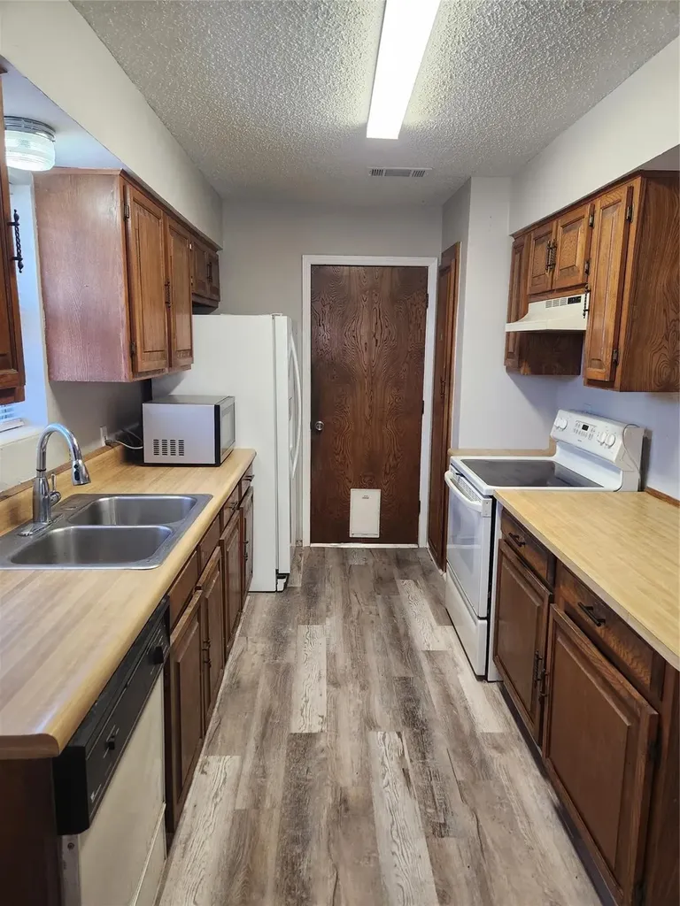 12419 Sparrow Court Balch Springs TX 75180