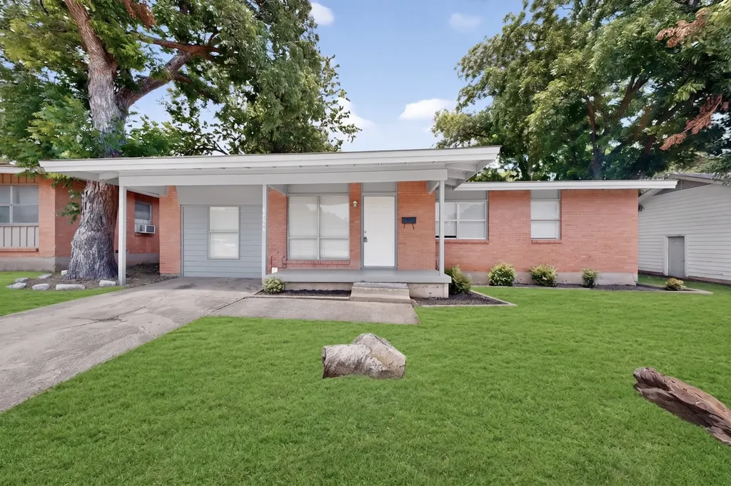 2225 Myrtlewood Drive Dallas TX 75232