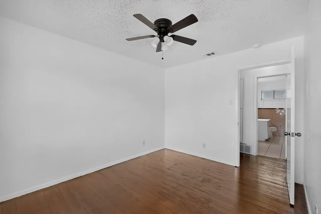 2225 Myrtlewood Drive Dallas TX 75232