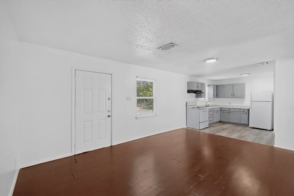 2225 Myrtlewood Drive Dallas TX 75232