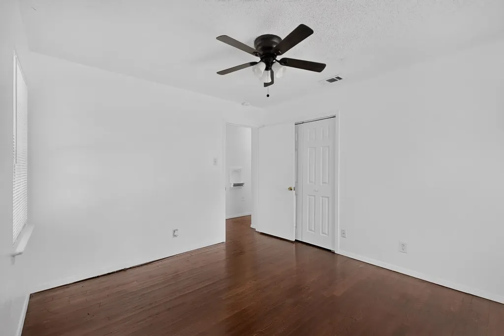2225 Myrtlewood Drive Dallas TX 75232