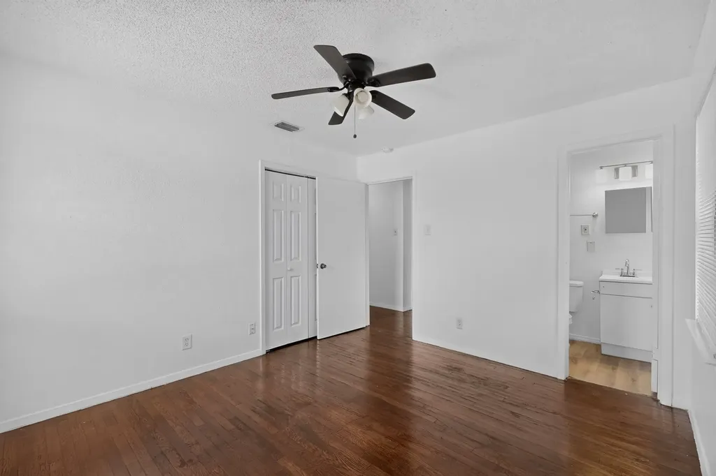 2225 Myrtlewood Drive Dallas TX 75232