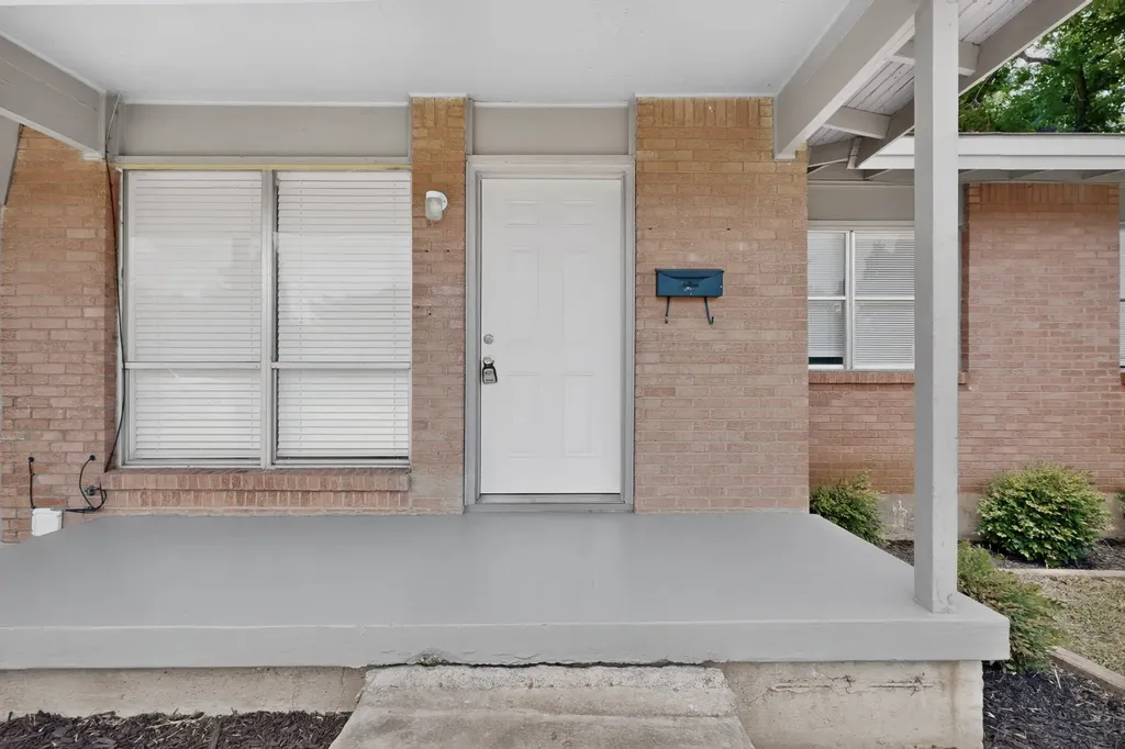 2225 Myrtlewood Drive Dallas TX 75232