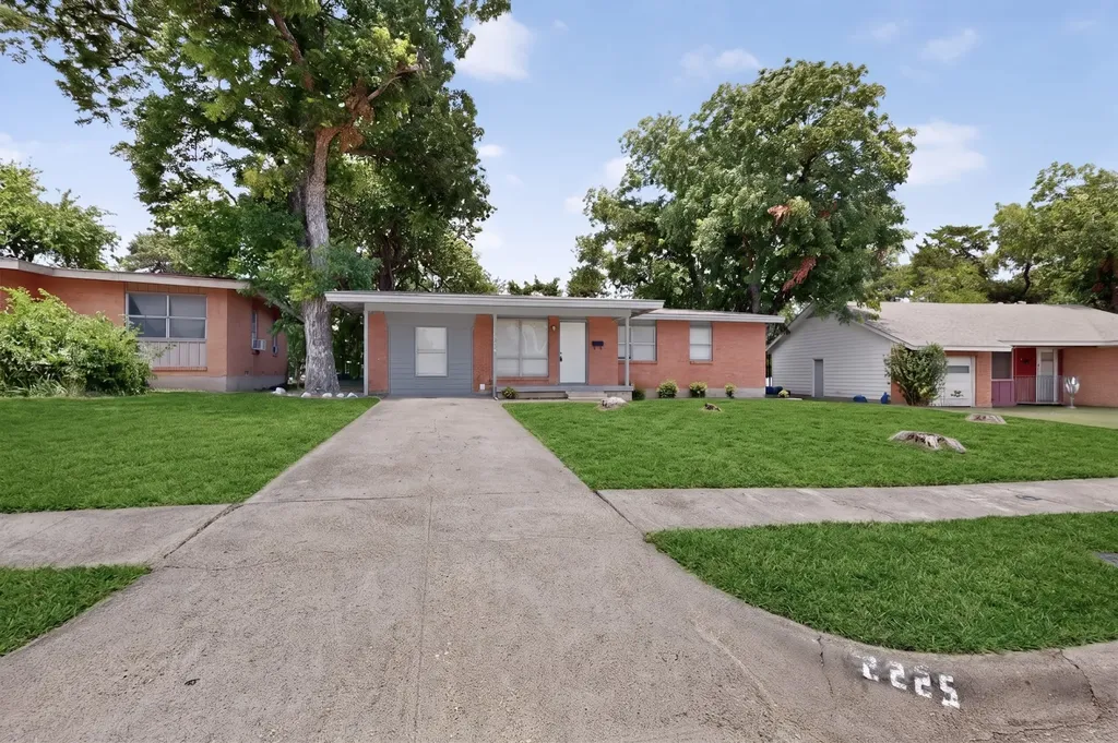 2225 Myrtlewood Drive Dallas TX 75232