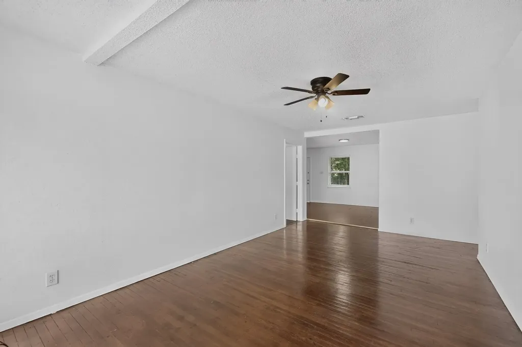 2225 Myrtlewood Drive Dallas TX 75232
