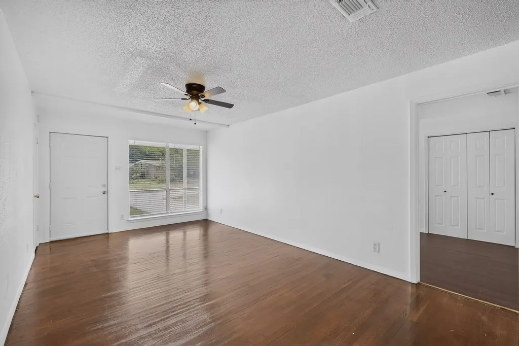 2225 Myrtlewood Drive Dallas TX 75232