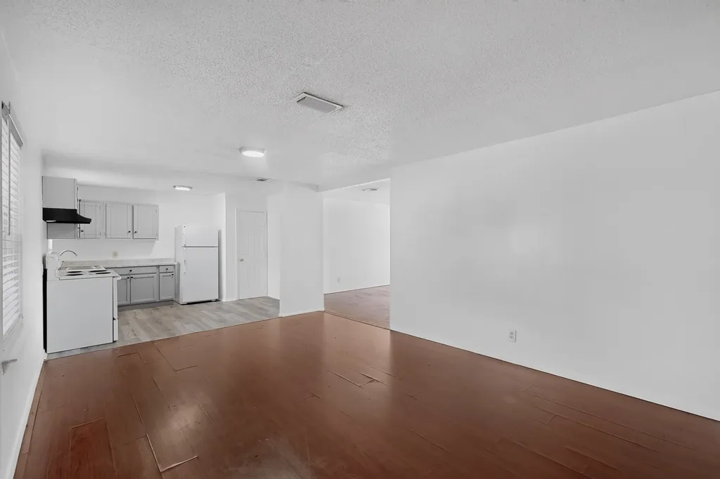 2225 Myrtlewood Drive Dallas TX 75232