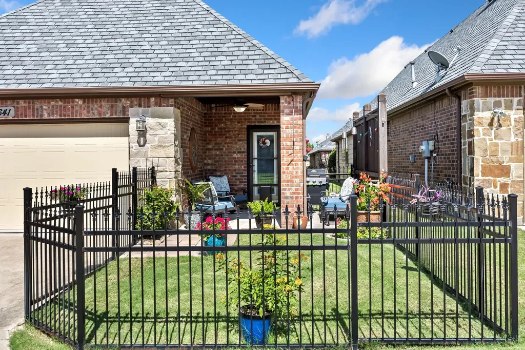 8641 Gracewood Drive Mckinney TX 75070