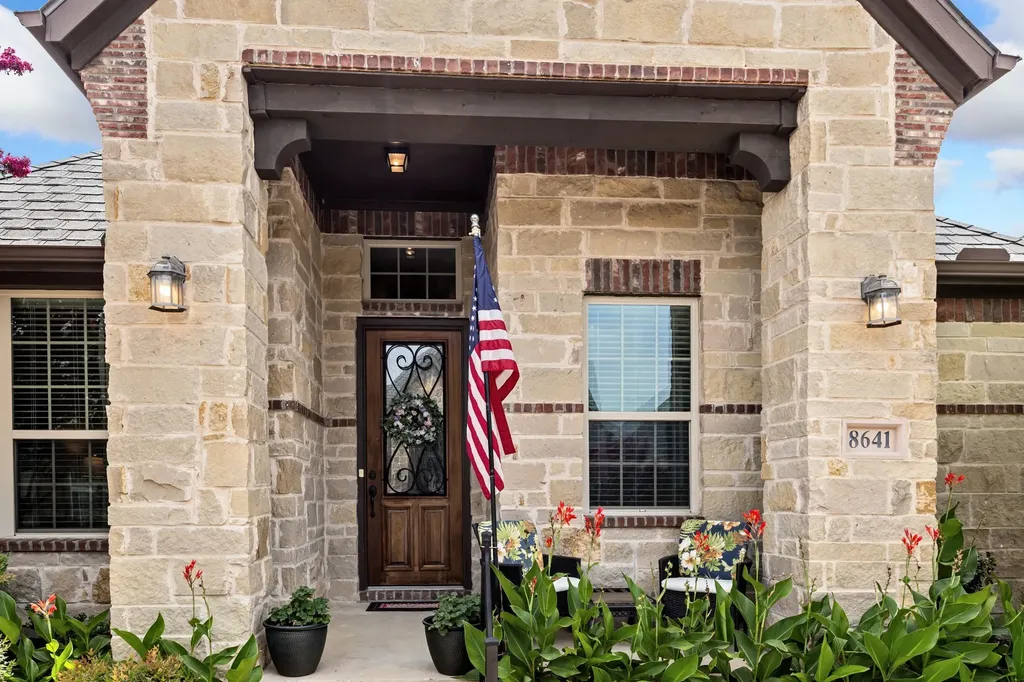 8641 Gracewood Drive Mckinney TX 75070