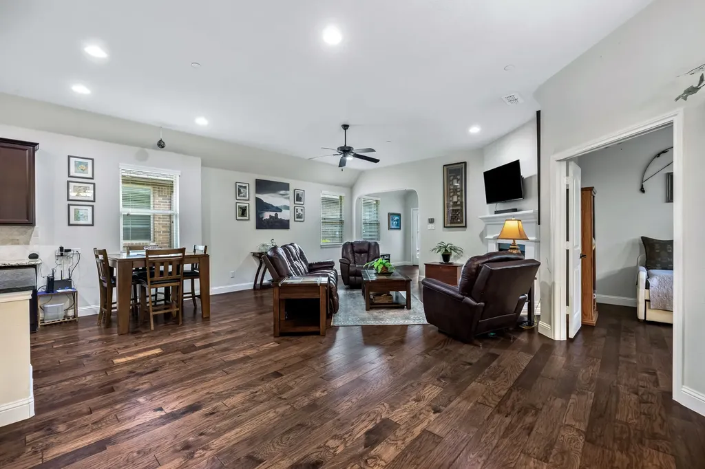 8641 Gracewood Drive Mckinney TX 75070