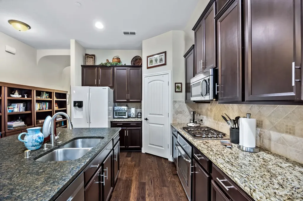 8641 Gracewood Drive Mckinney TX 75070