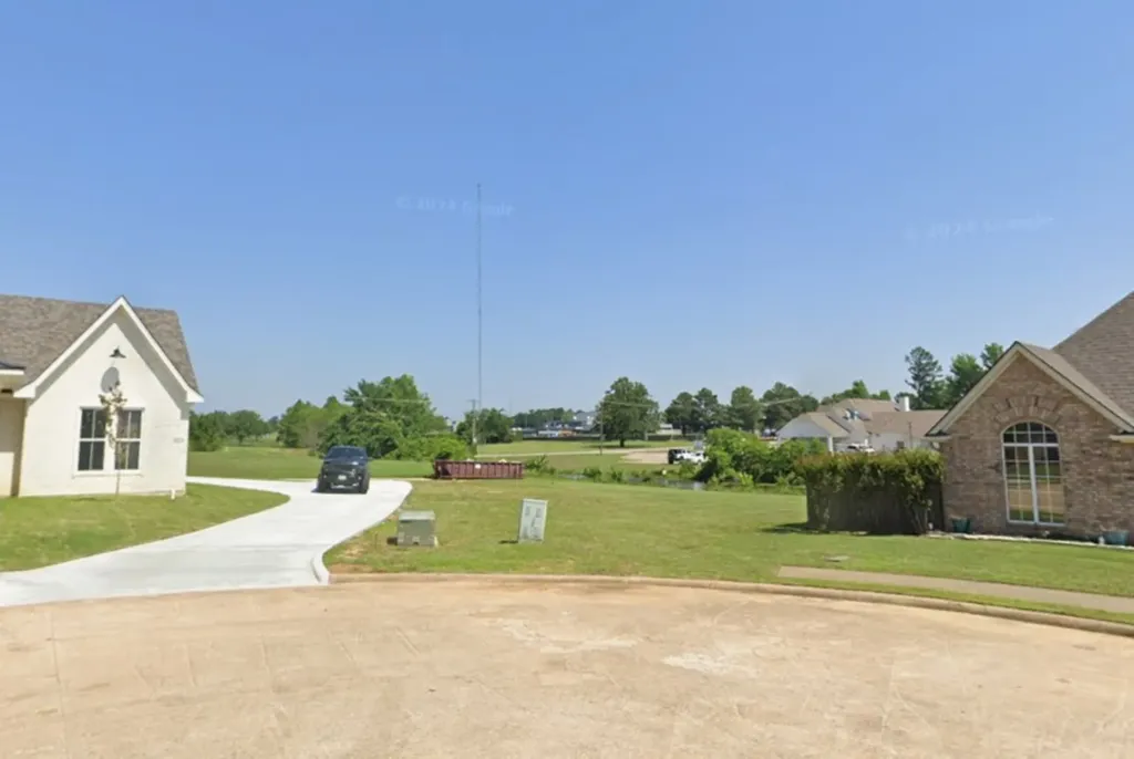 2865 10th Street NE Paris TX 75462