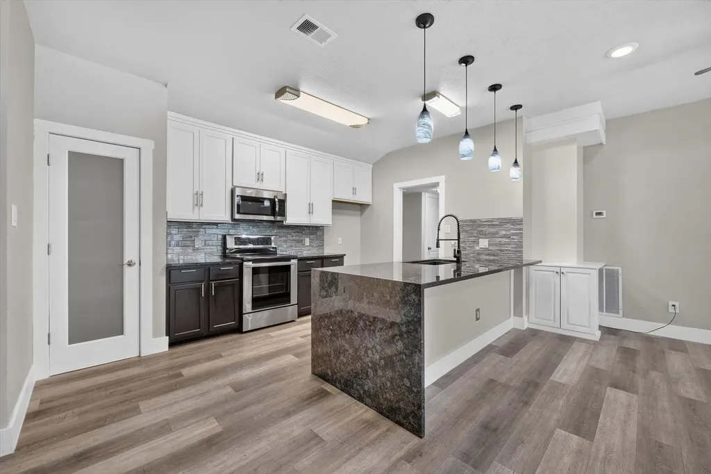 716 River Hill Lane Fort Worth TX 76114