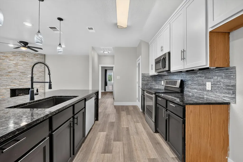 716 River Hill Lane Fort Worth TX 76114