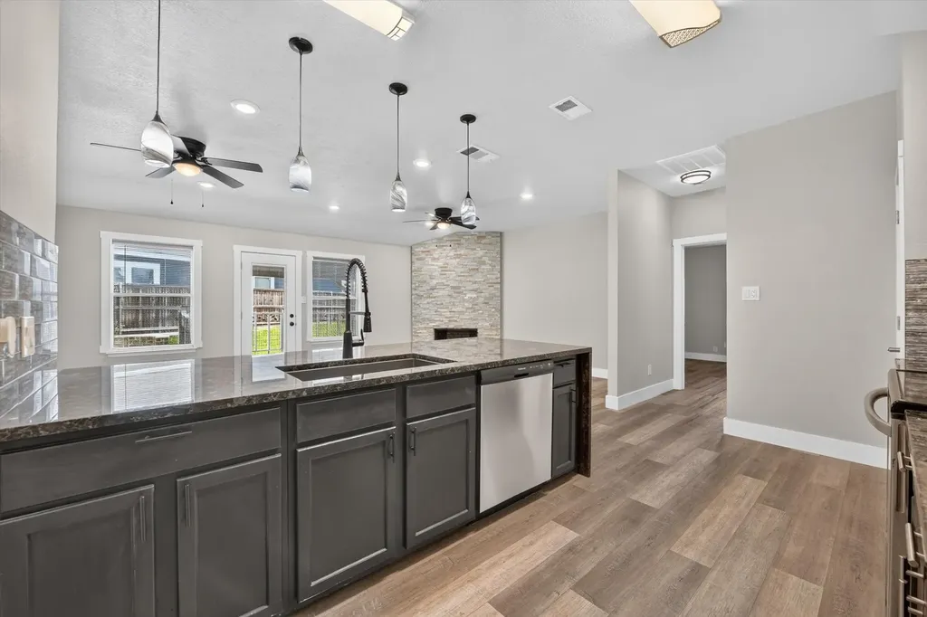 716 River Hill Lane Fort Worth TX 76114
