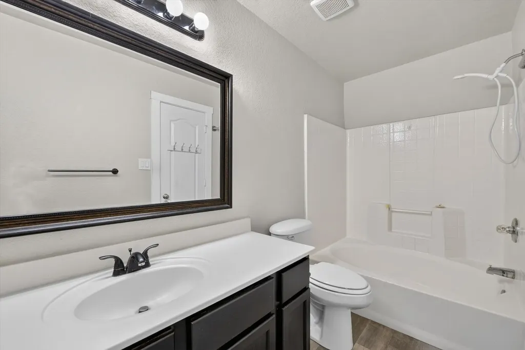 716 River Hill Lane Fort Worth TX 76114