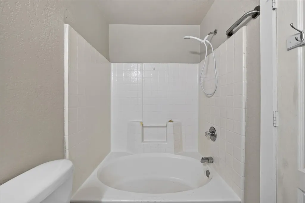 716 River Hill Lane Fort Worth TX 76114