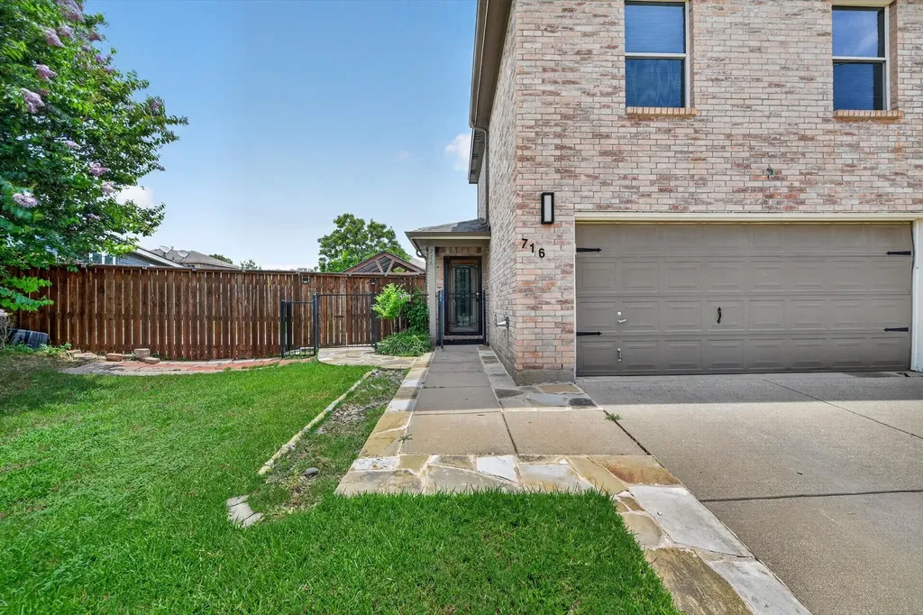 716 River Hill Lane Fort Worth TX 76114