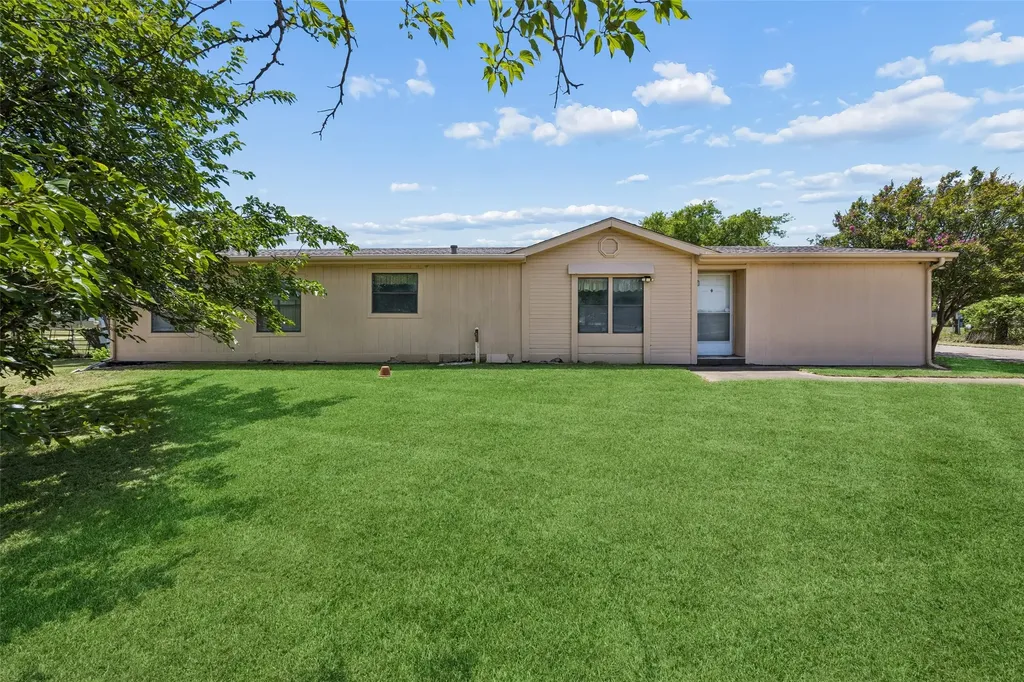 5701 Spring Street Alvarado TX 76009