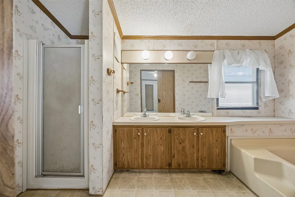 5701 Spring Street Alvarado TX 76009