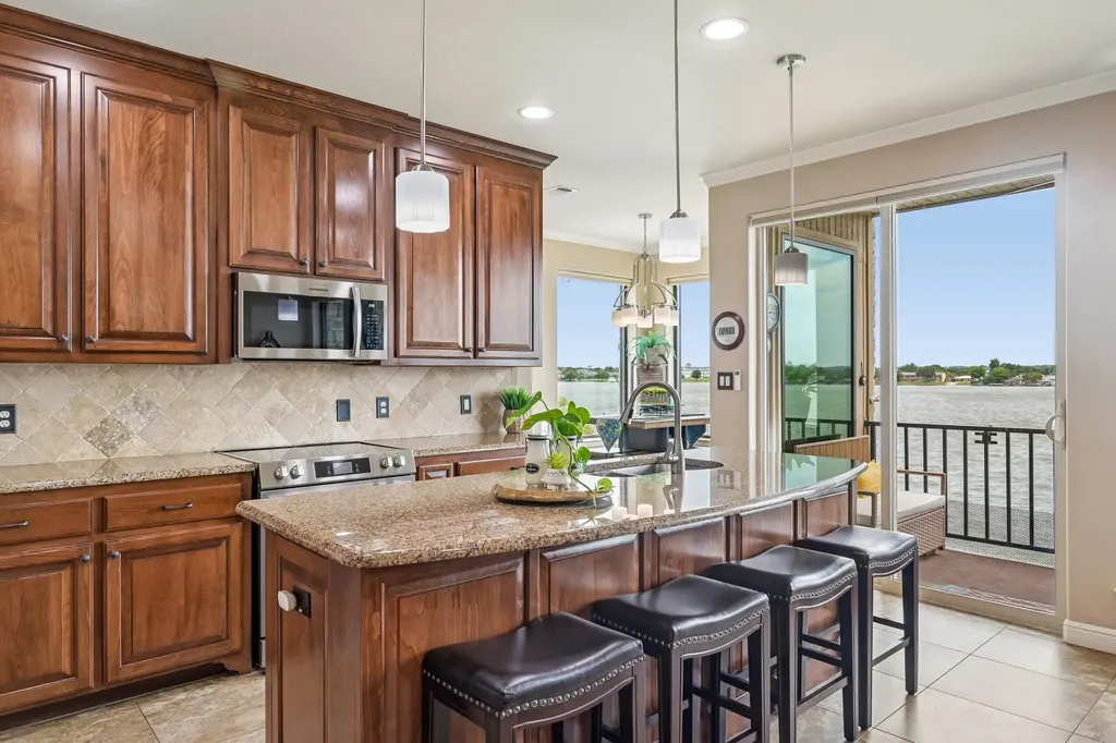 401 E Pearl Street Granbury TX 76048