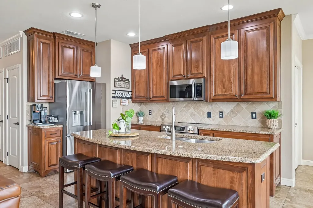 401 E Pearl Street Granbury TX 76048