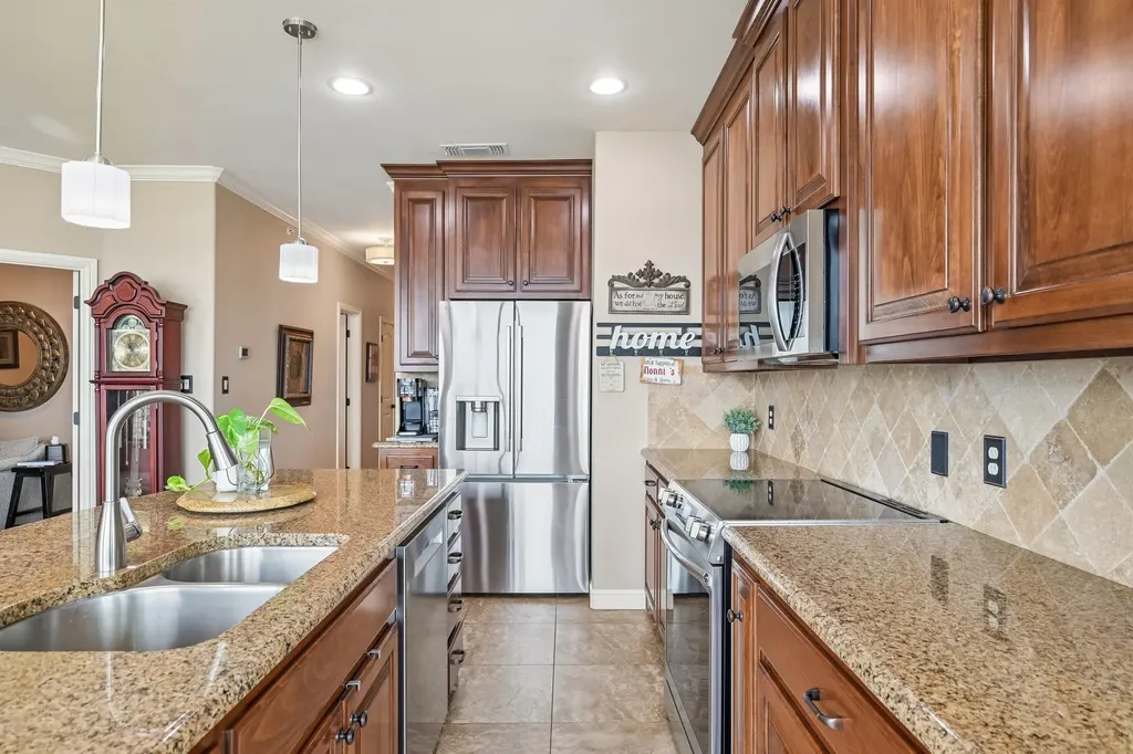 401 E Pearl Street Granbury TX 76048