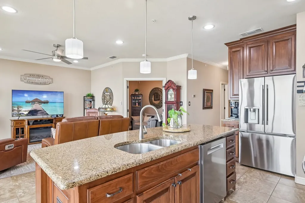 401 E Pearl Street Granbury TX 76048