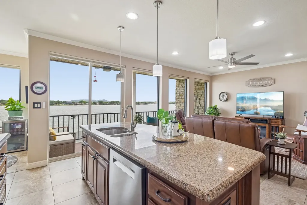 401 E Pearl Street Granbury TX 76048