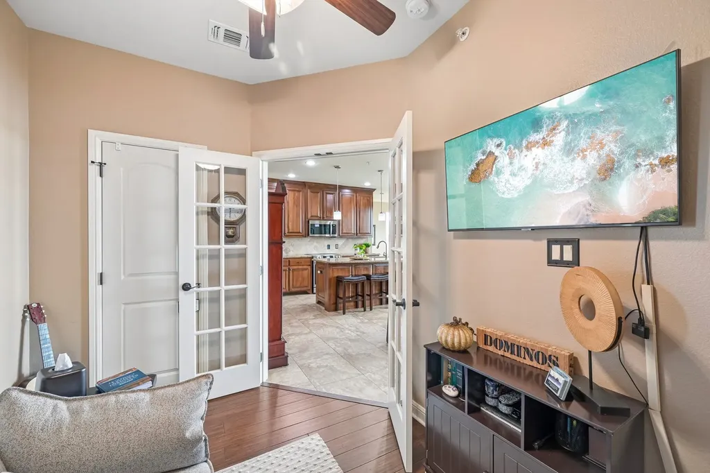 401 E Pearl Street Granbury TX 76048