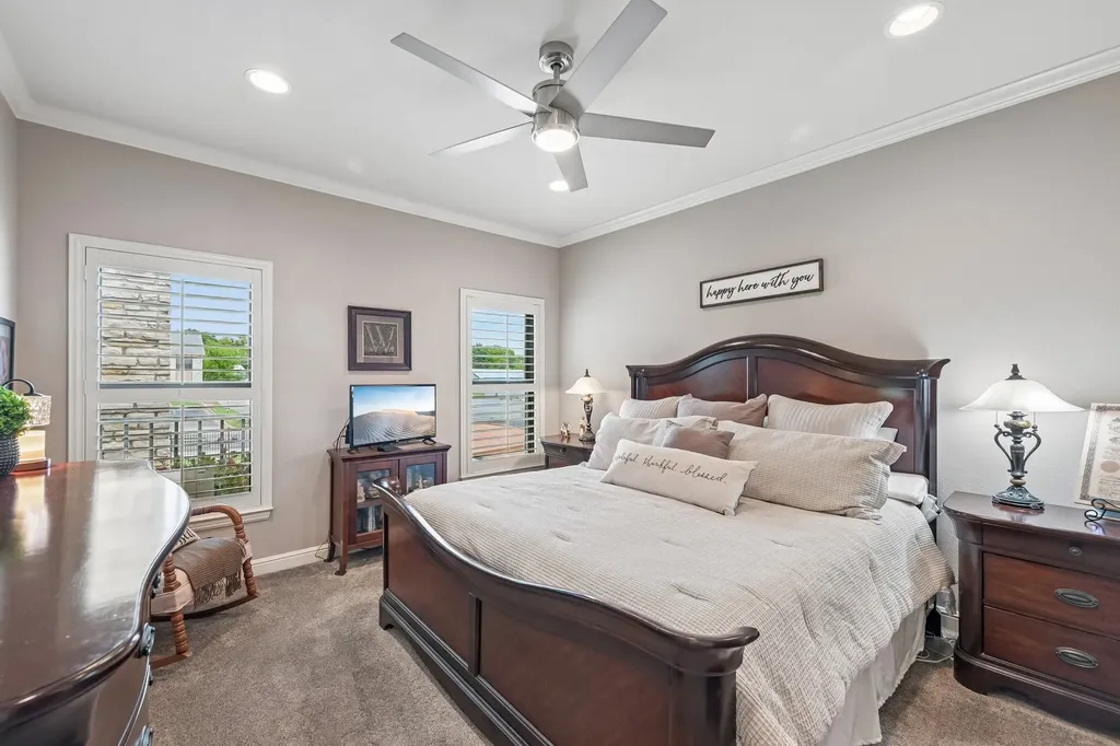 401 E Pearl Street Granbury TX 76048