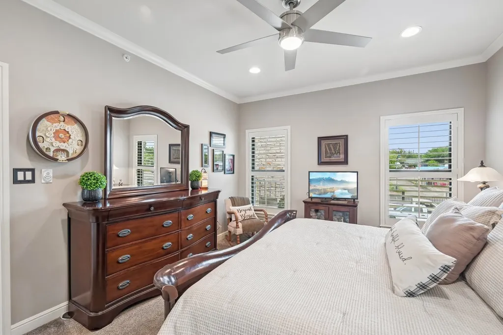 401 E Pearl Street Granbury TX 76048